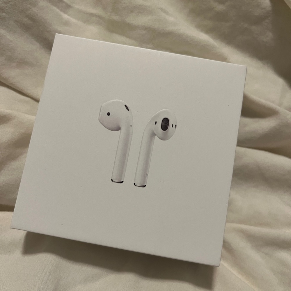 Apple AirPods Wireless Earbuds